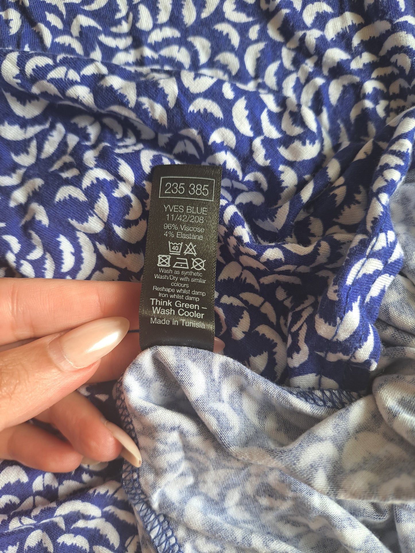 M&Co Blue & White Print Top Size 16 V-Neck Stretch Tunic Top