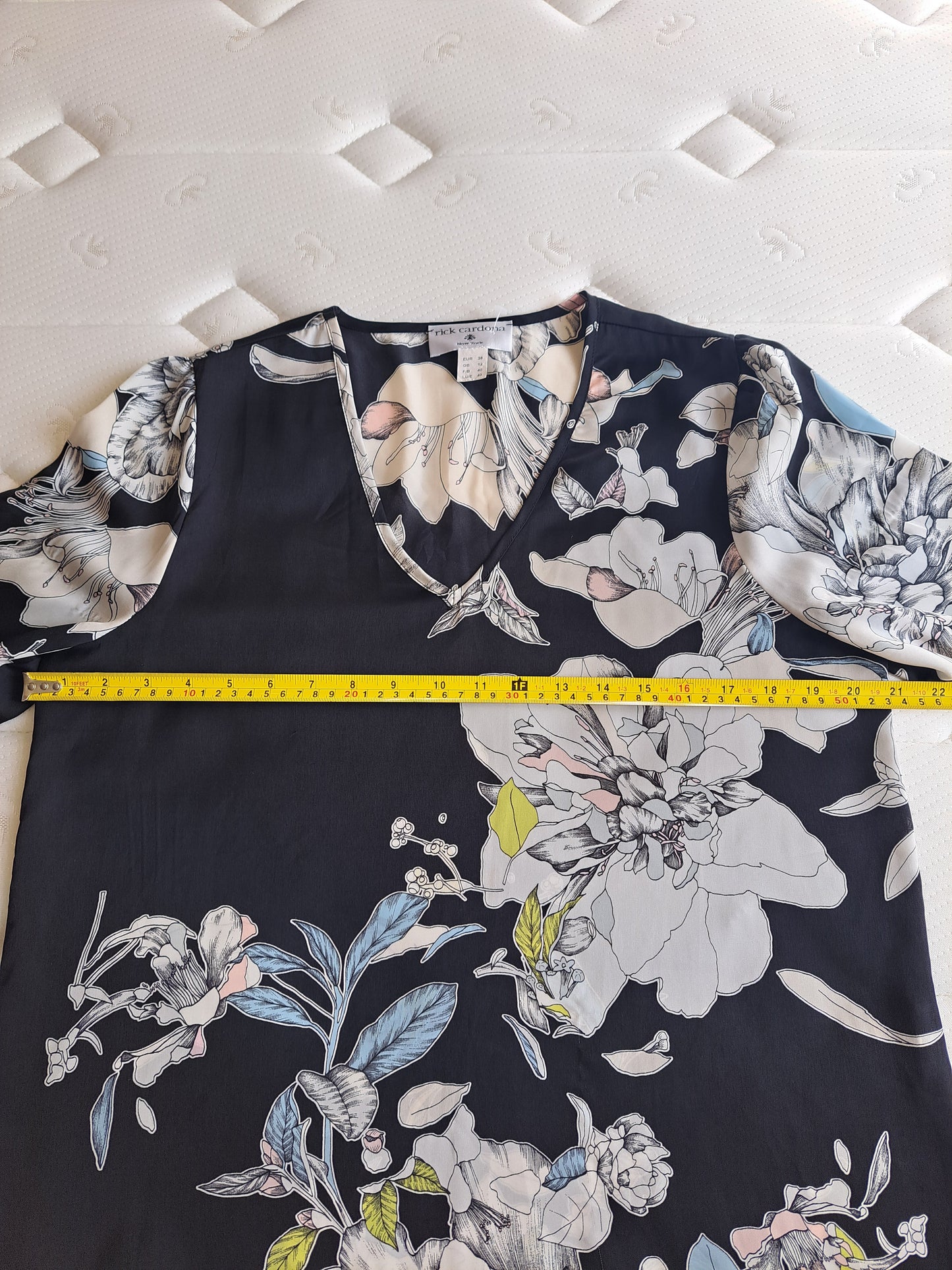 Rick Cardona Floral Blouse Size 12 Navy Long Sleeve V-Neck Statement Top