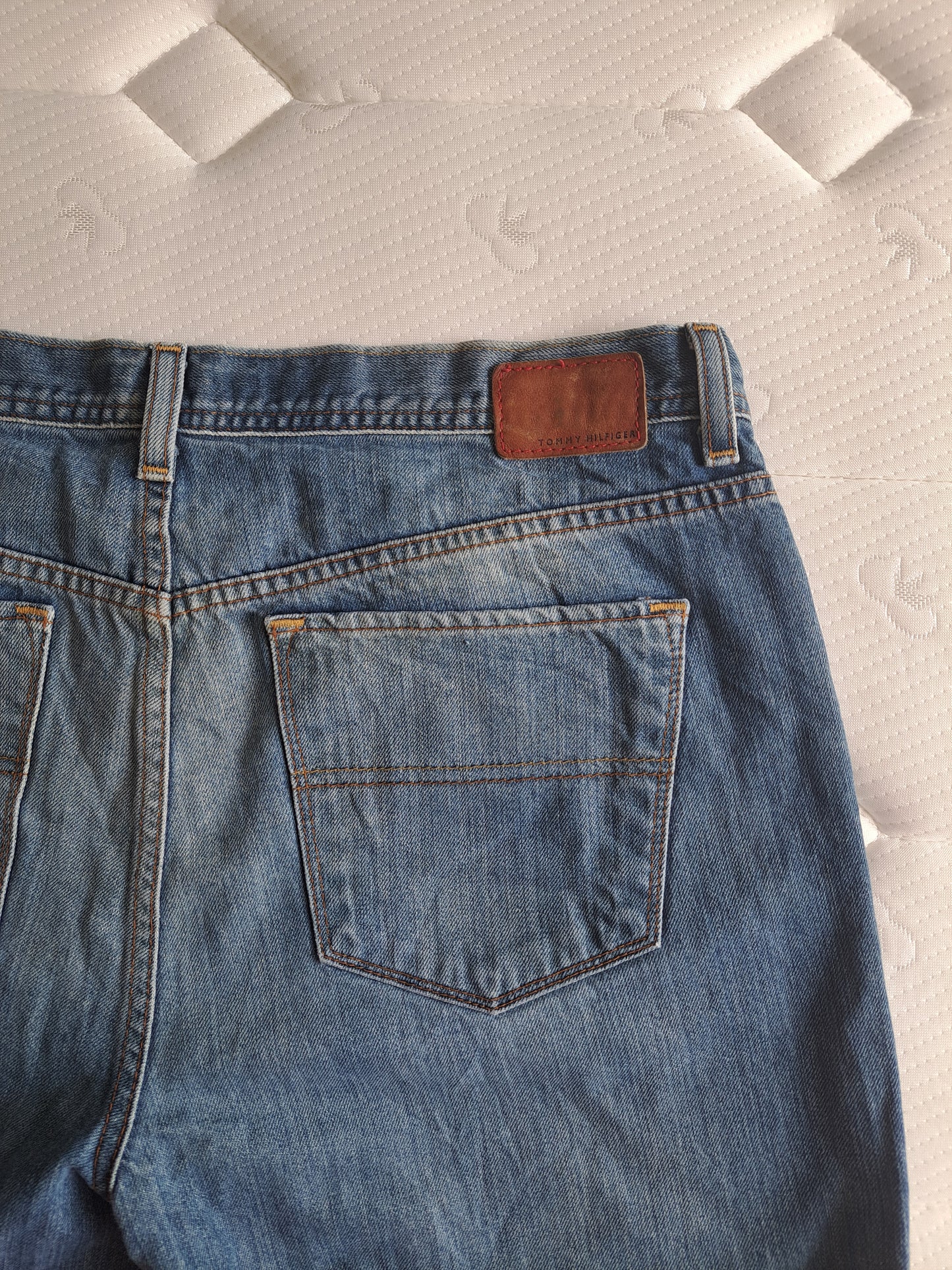 Tommy Hilfiger Women’s Blue Denim Jeans Small Straight Leg Classic Fit