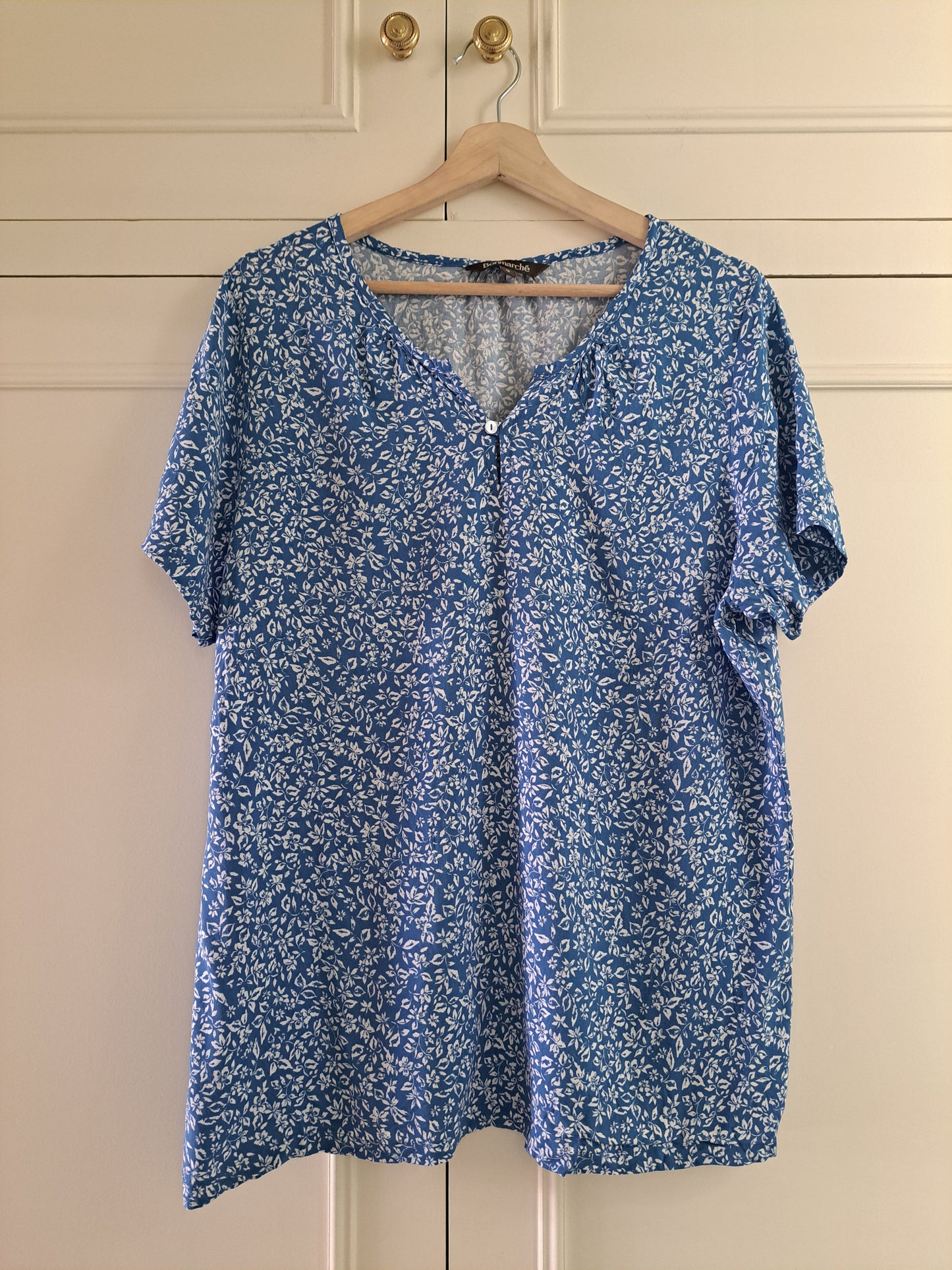 Bonmarché Blue Floral Tunic Top Size 16 100% Viscose Relaxed Fit Blouse