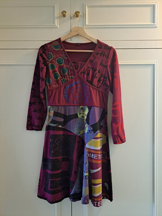 Y2K Art Print Midi Dress Size S/M Burgundy Long Sleeve Stretch Dress
