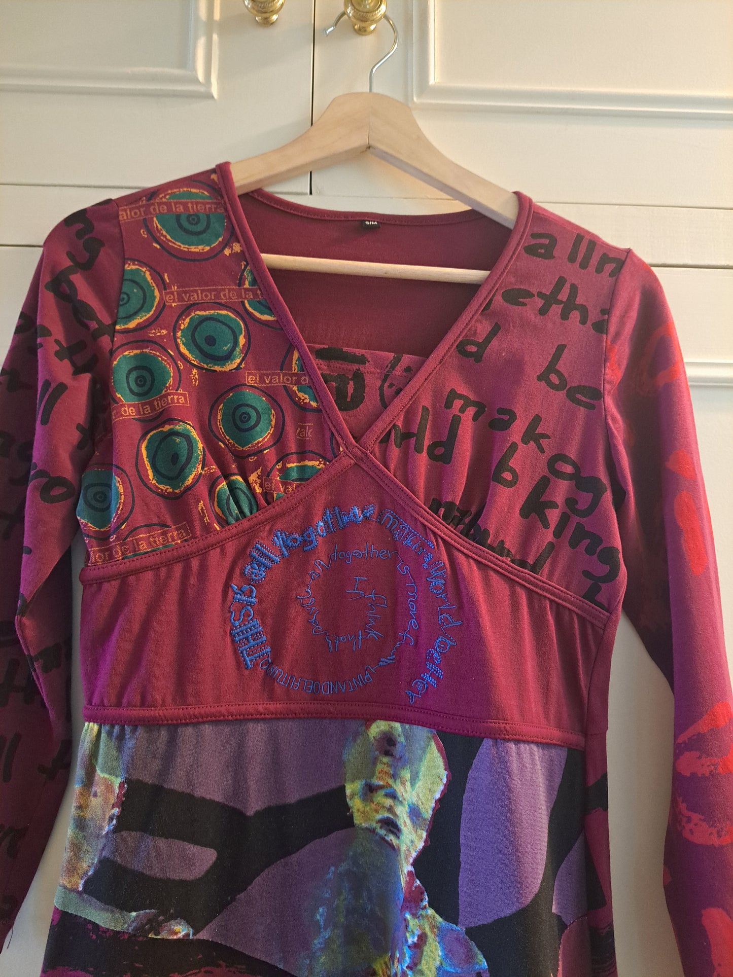 Y2K Art Print Midi Dress Size S/M Burgundy Long Sleeve Stretch Dress