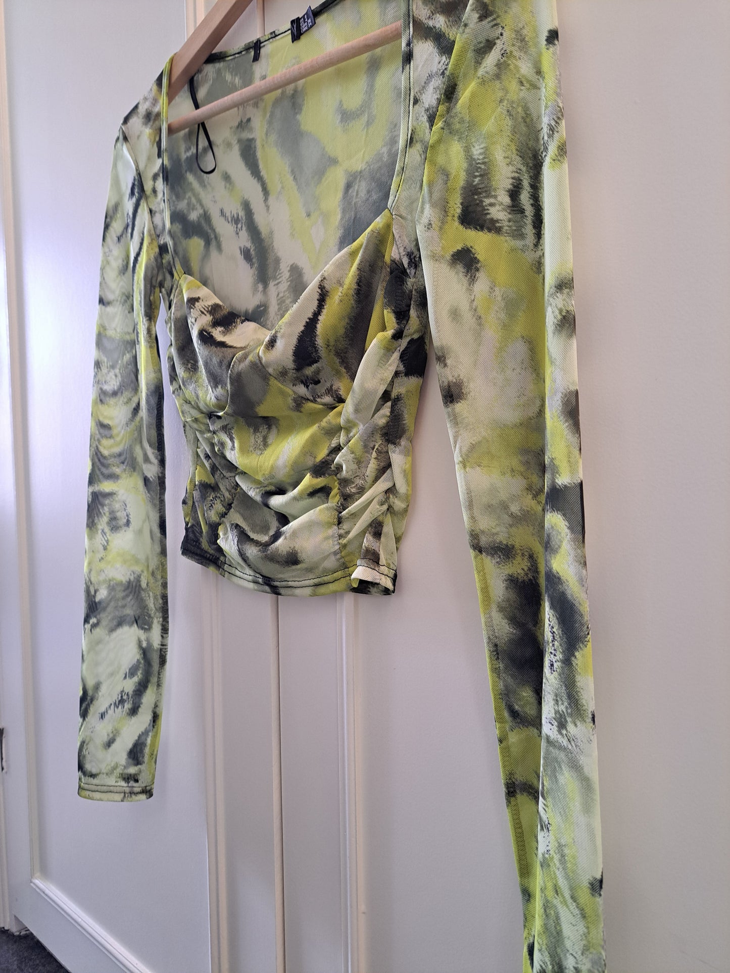 Green Mesh Ruched Long Sleeve Crop Top Size 8