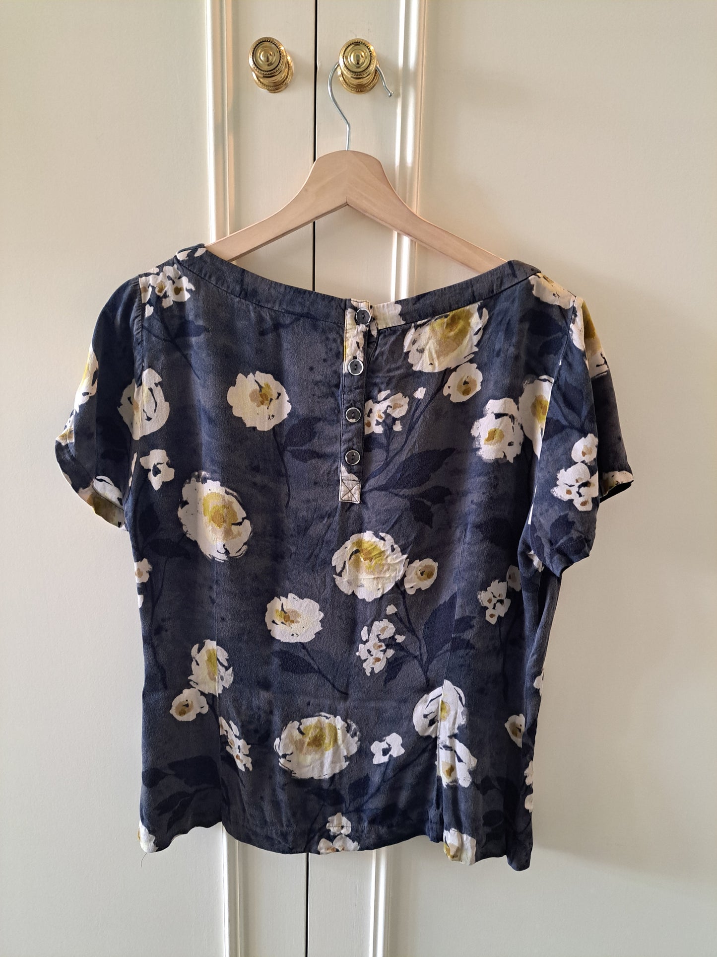 Jackpot Navy/Grey Floral Blouse Size 38 Lightweight Viscose Short Sleeve Top