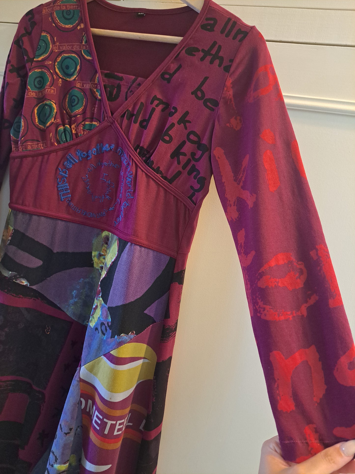 Y2K Art Print Midi Dress Size S/M Burgundy Long Sleeve Stretch Dress