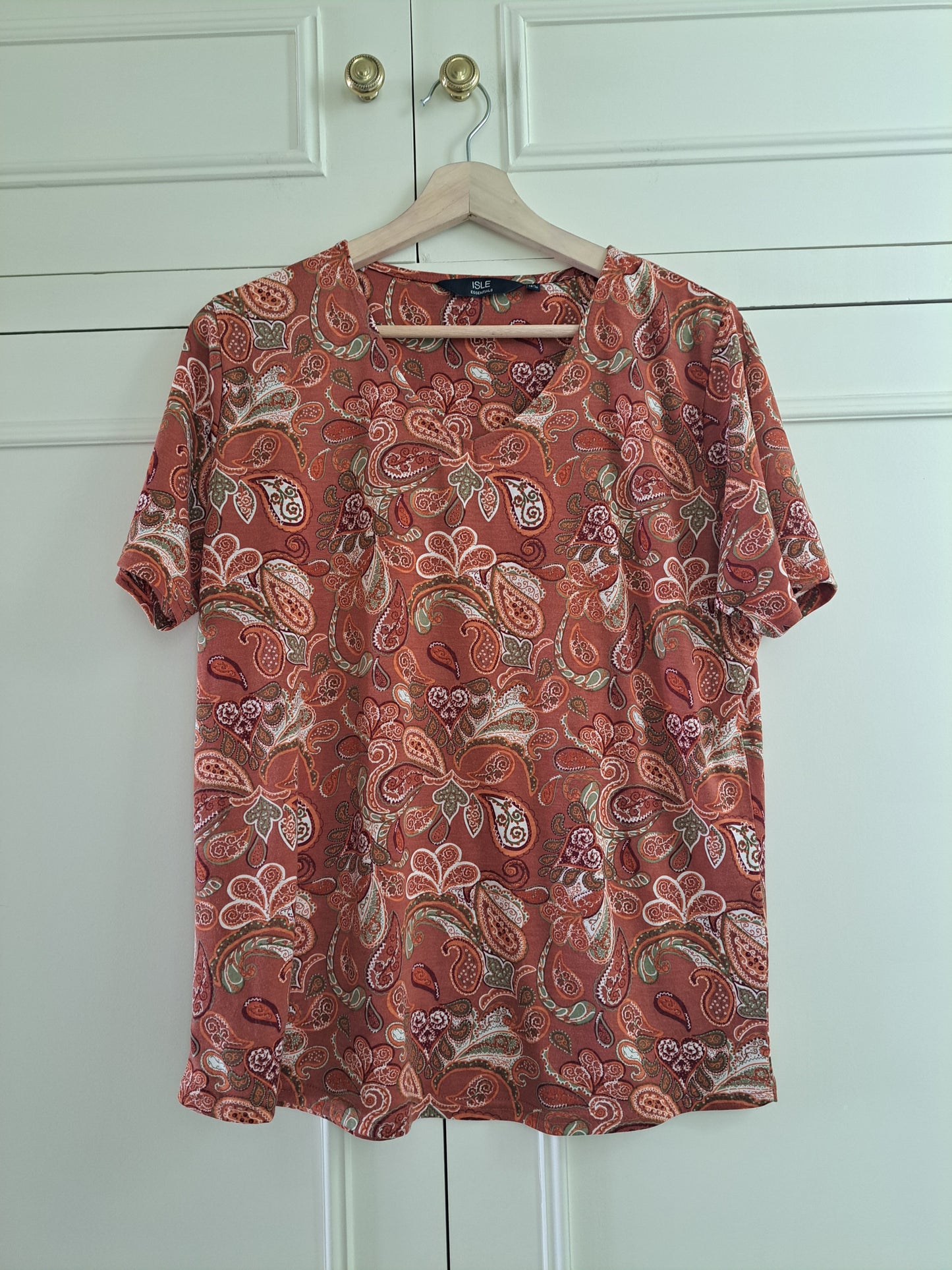 Isle Essentials Paisley Print Top Size M (14-16) Rust Boho Short Sleeve