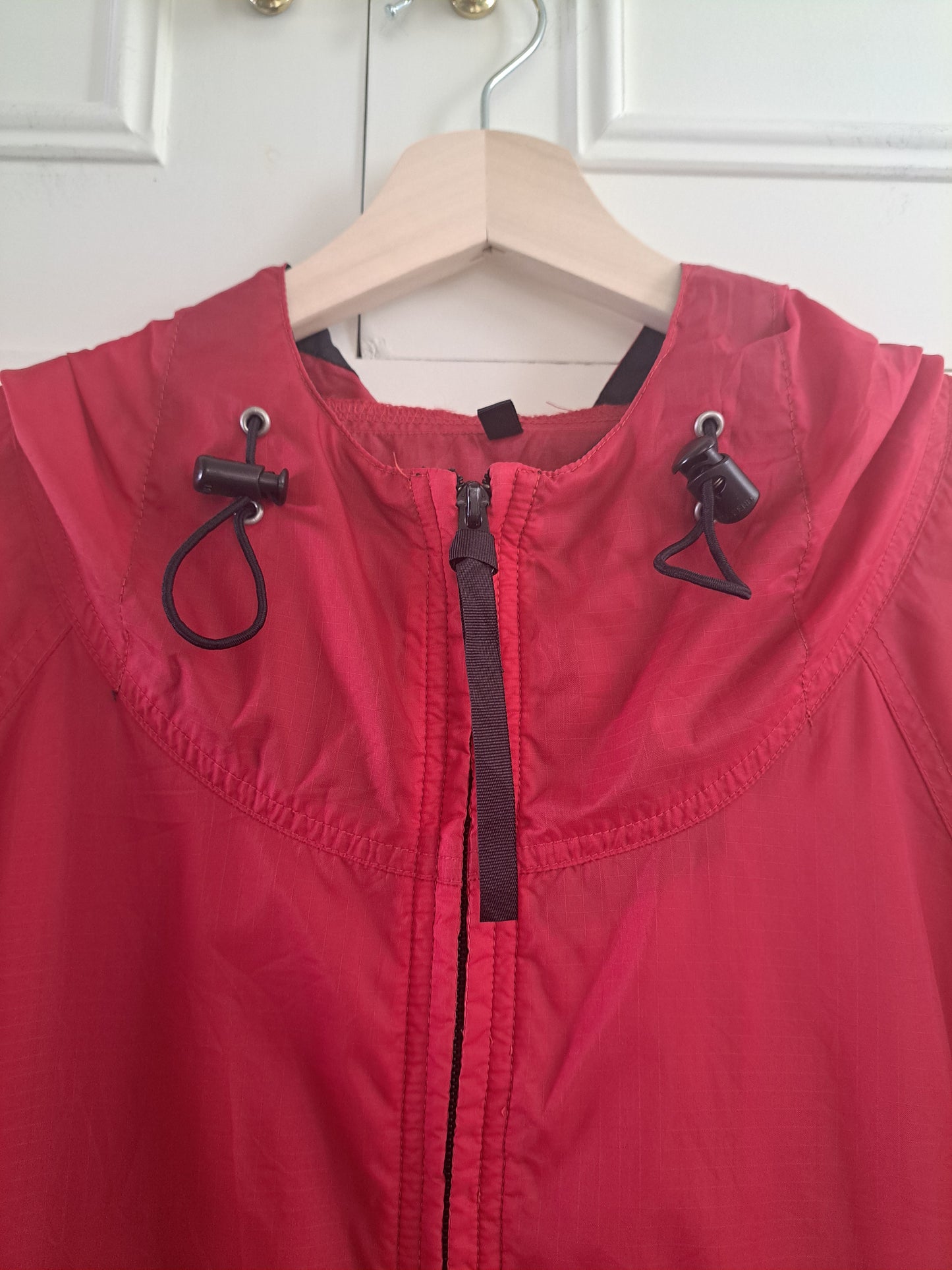 Woodland XL Red Festival Rain Jacket Lightweight Outdoor Windbreaker Packaway Un