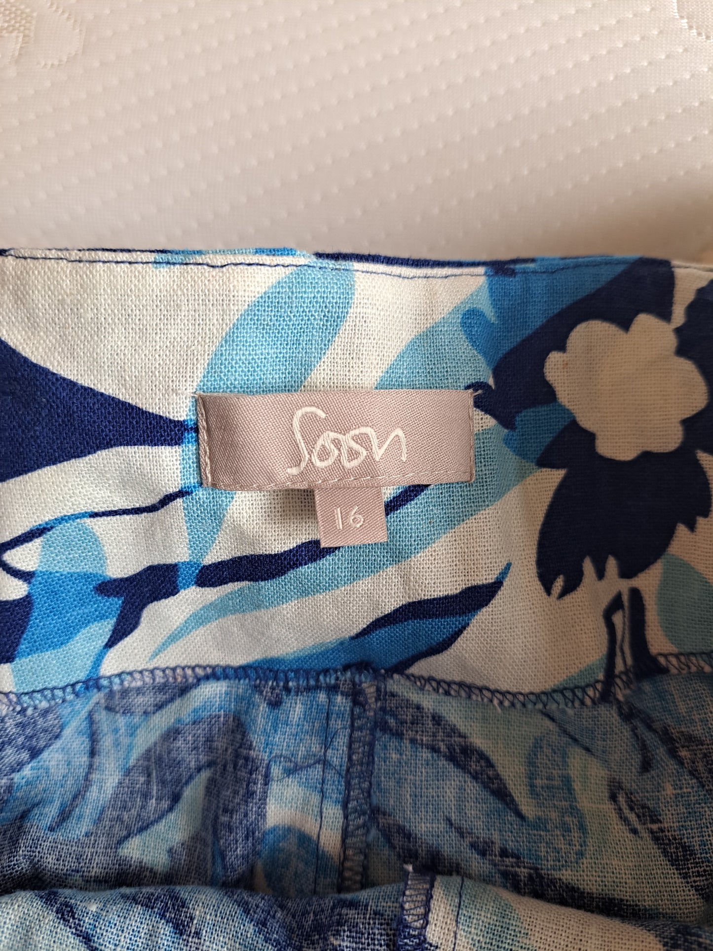 Soon Blue Floral Midi Skirt Size 16 Tropical Print Pull-On Skirt
