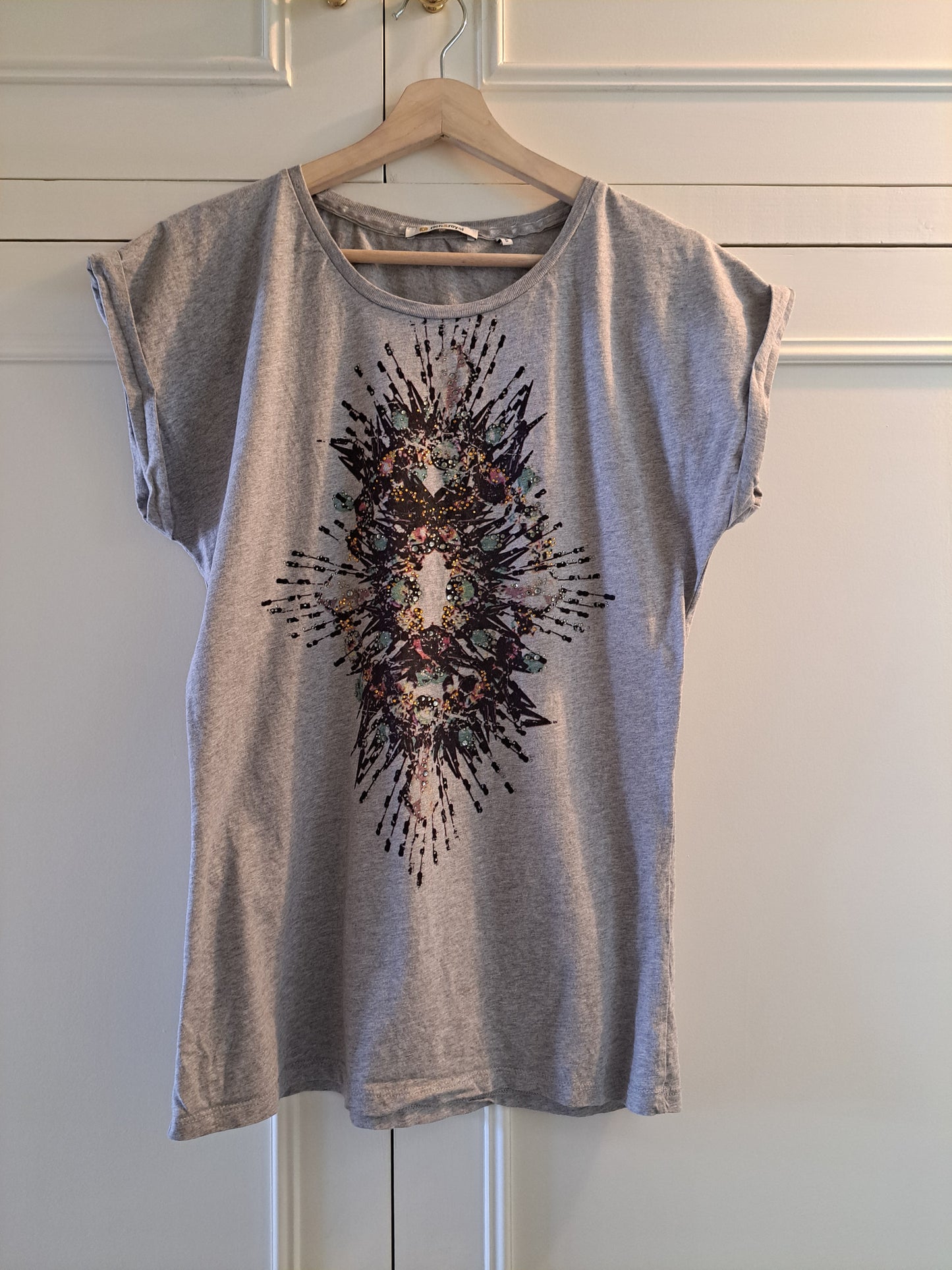 Rich & Royal Grey Graphic T-Shirt Size M Embellished Cotton Tee