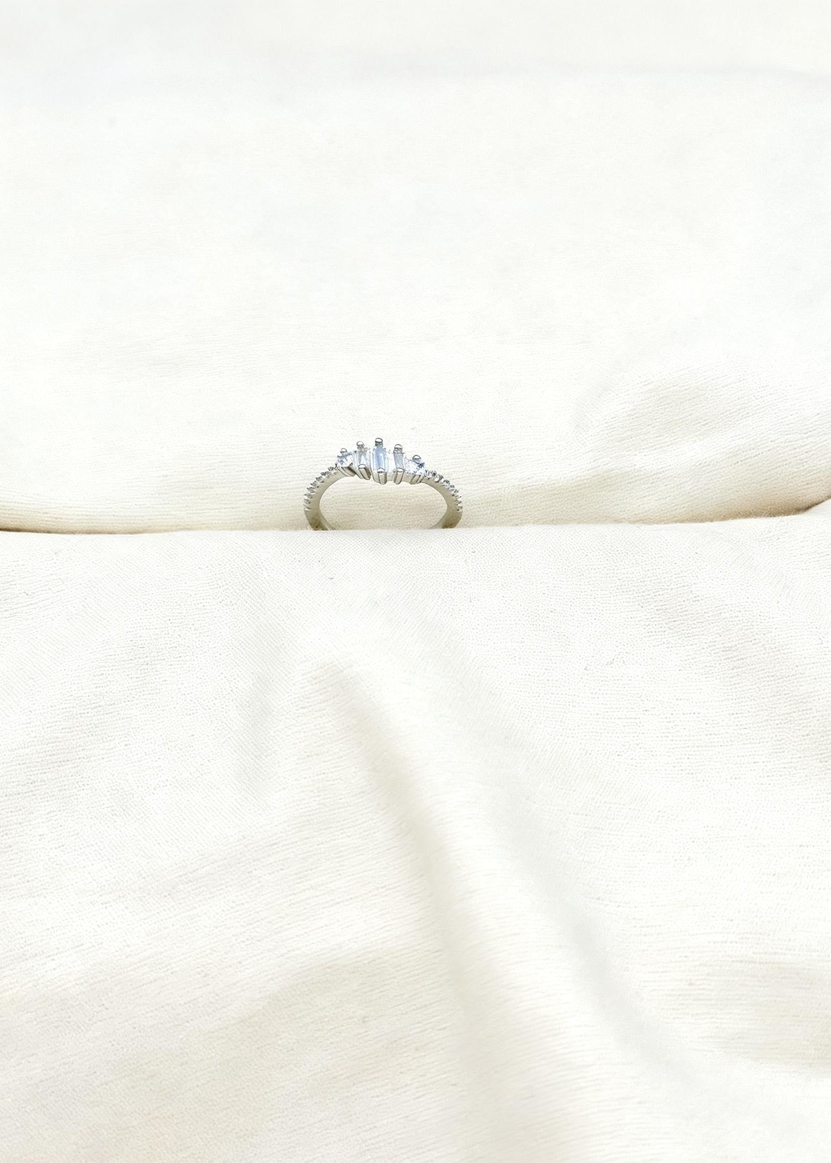 Silver adjustable ring with rectangular baguette stones, minimalist silver ring with multi size rectangular crystals, modern stackable jewellery