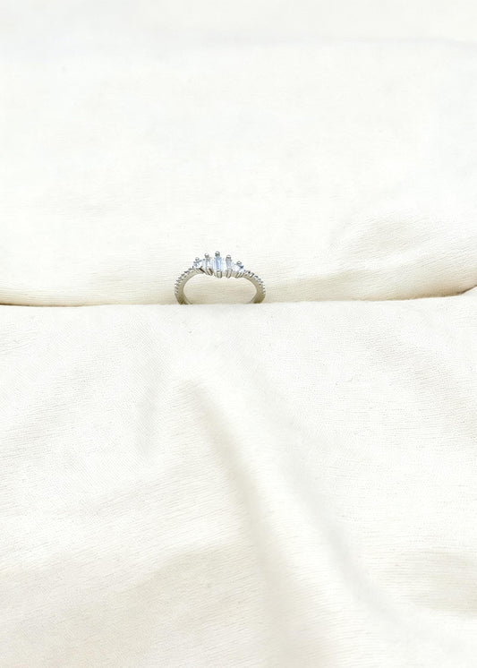 Silver adjustable ring with rectangular baguette stones, minimalist silver ring with multi size rectangular crystals, modern stackable jewellery