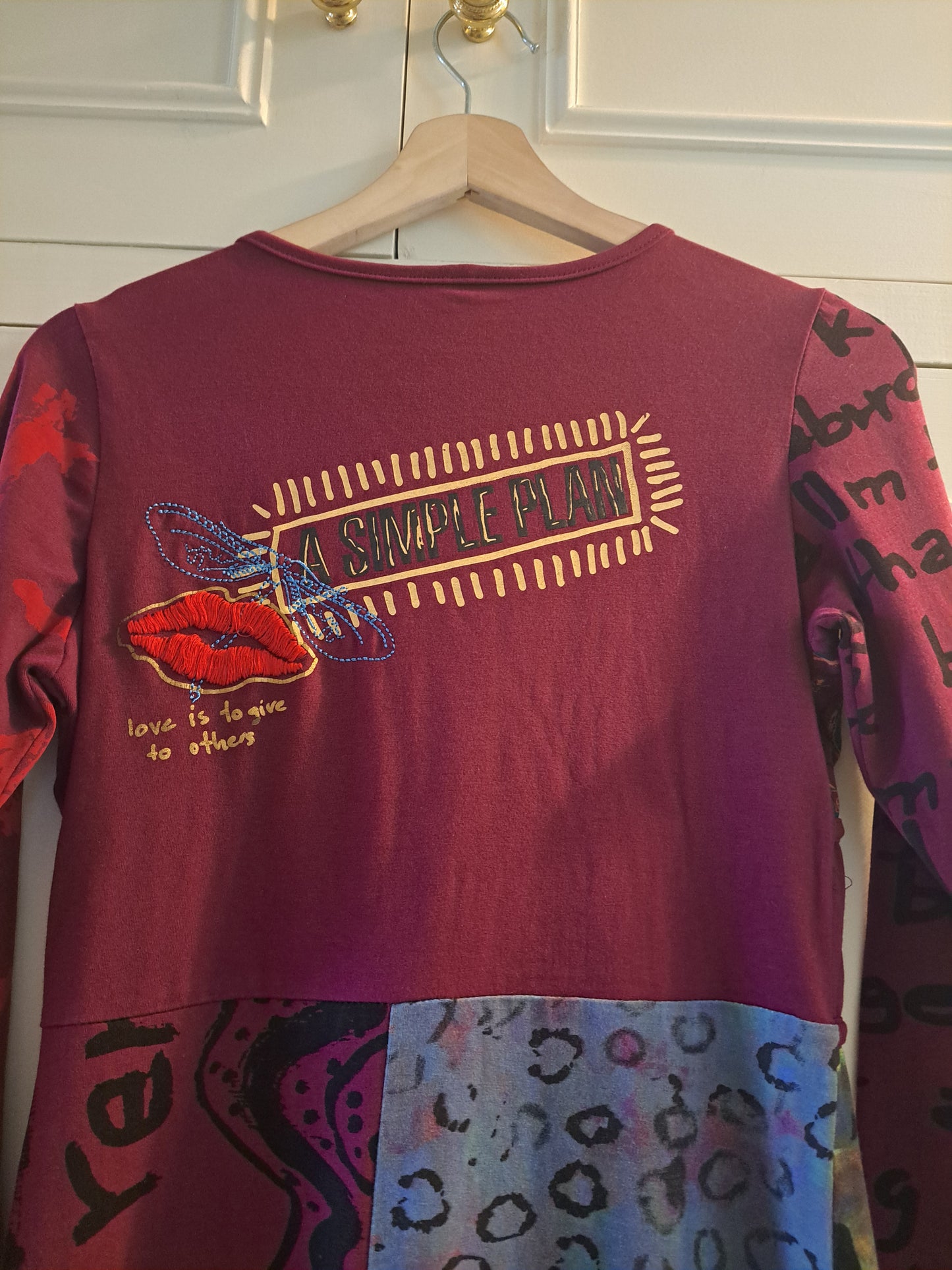 Y2K Art Print Midi Dress Size S/M Burgundy Long Sleeve Stretch Dress