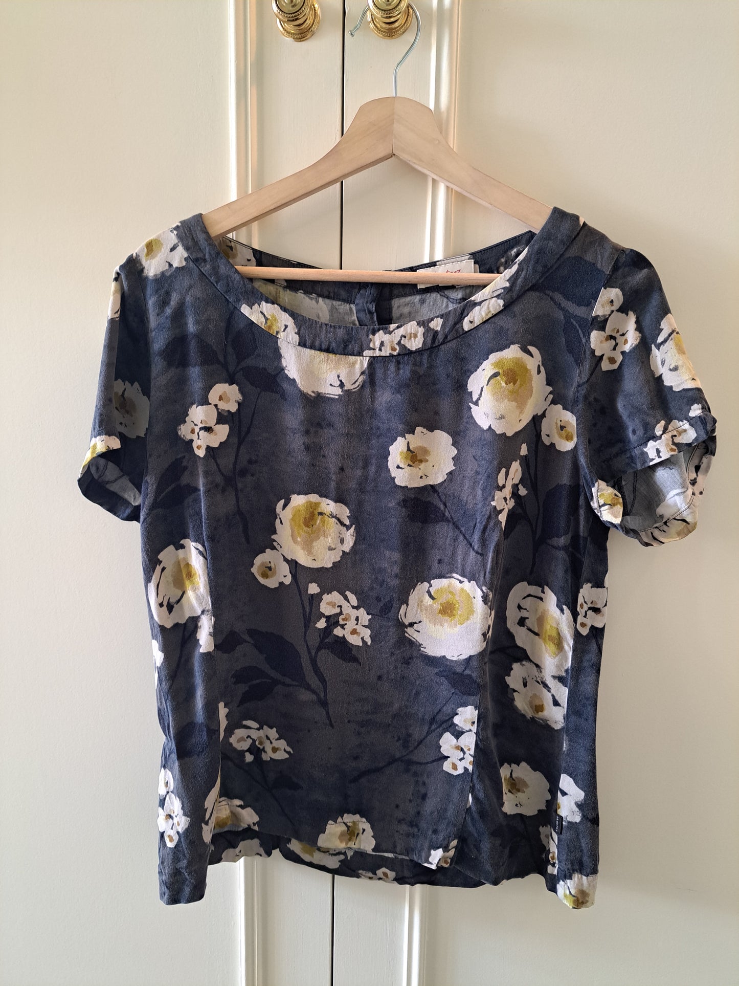 Jackpot Navy/Grey Floral Blouse Size 38 Lightweight Viscose Short Sleeve Top