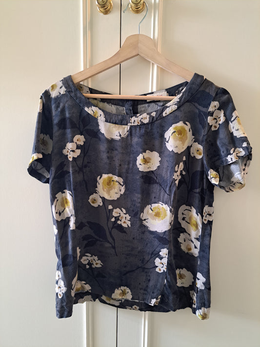 Jackpot Navy/Grey Floral Blouse Size 38 Lightweight Viscose Short Sleeve Top