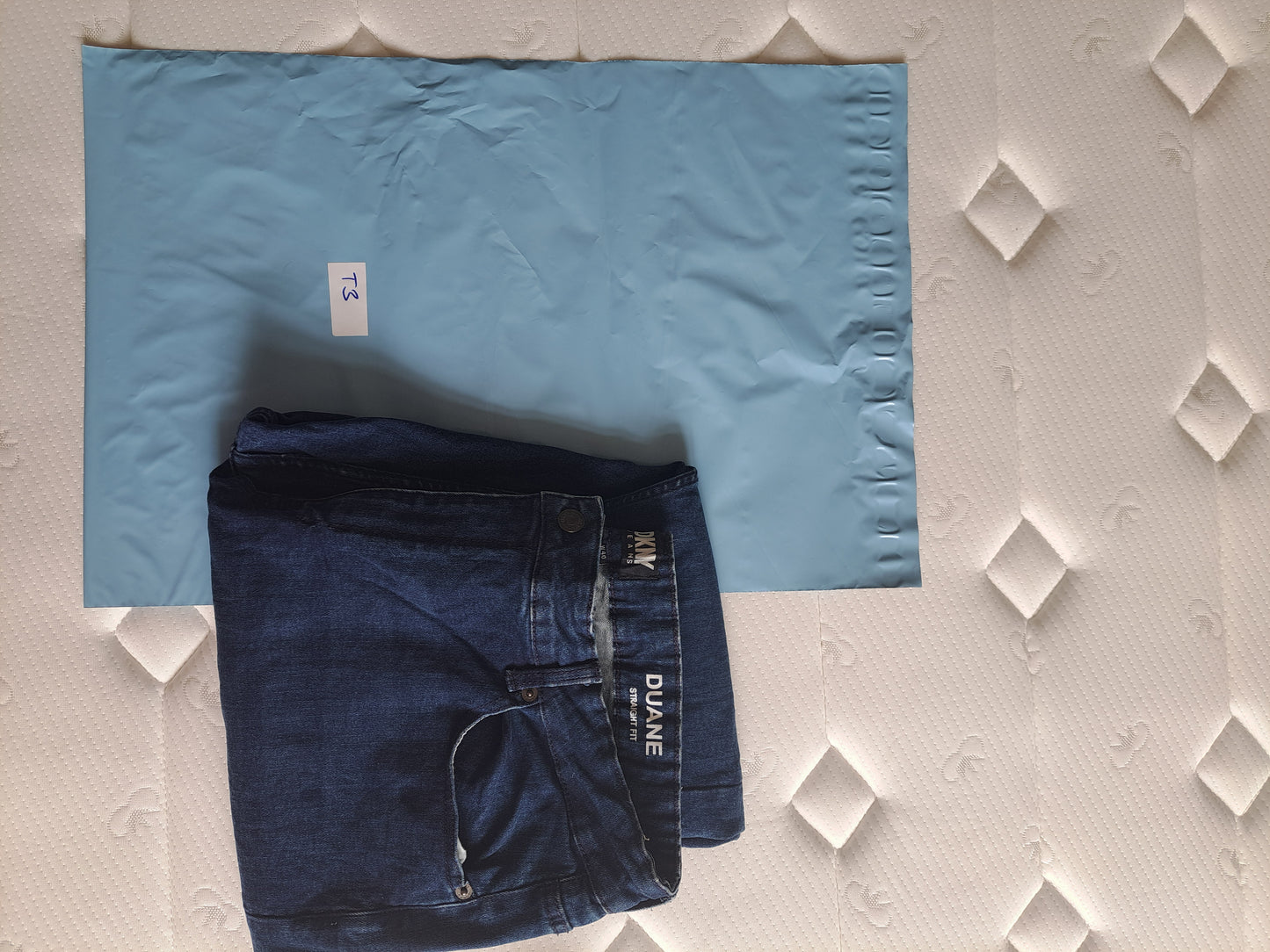 DKNY Duane Straight Fit Jeans Dark Blue Denim Stretch Jeans W40 L32