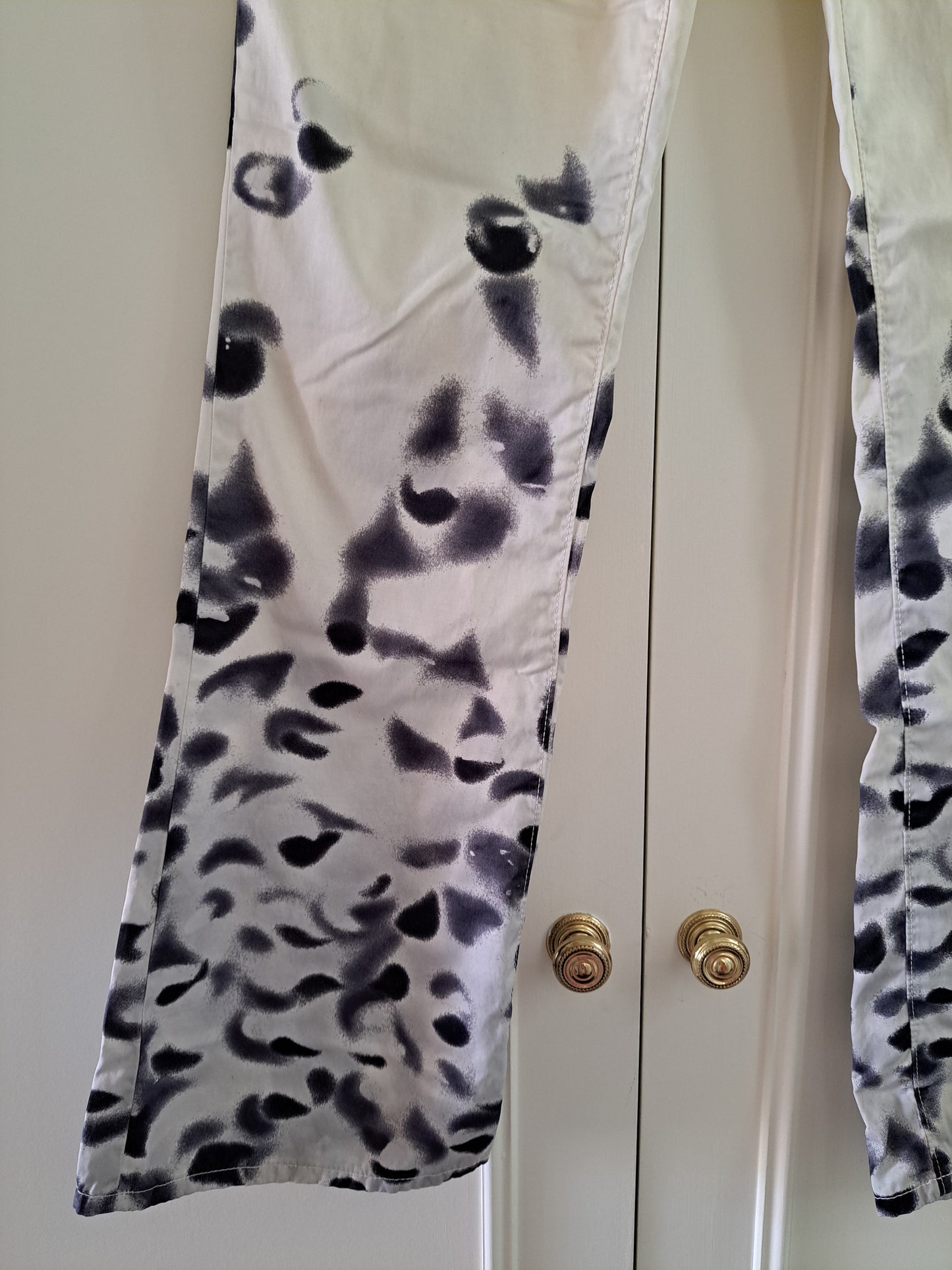 Y2K Cream White Spray Print Flared Jeans Low Rise Festival Trousers