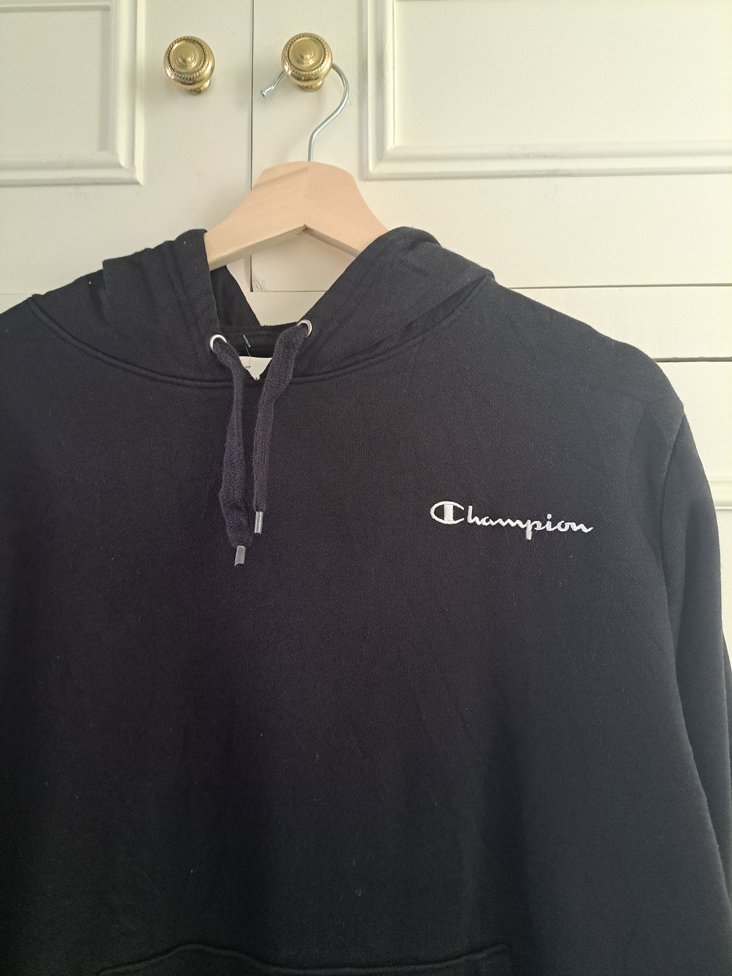 Champion Black Hoodie M Embroidered Logo Pullover Streetwear Y2K Casual Sweatshi