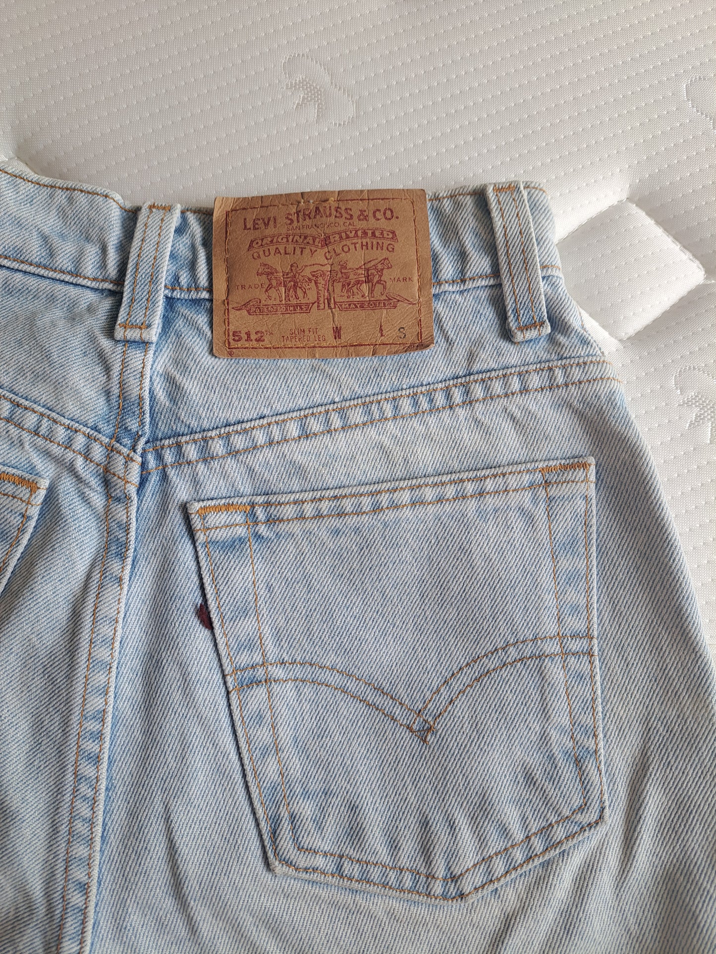 Levi's 512 High Waist Tapered Leg Jeans Light Wash Blue Denim W28 L30