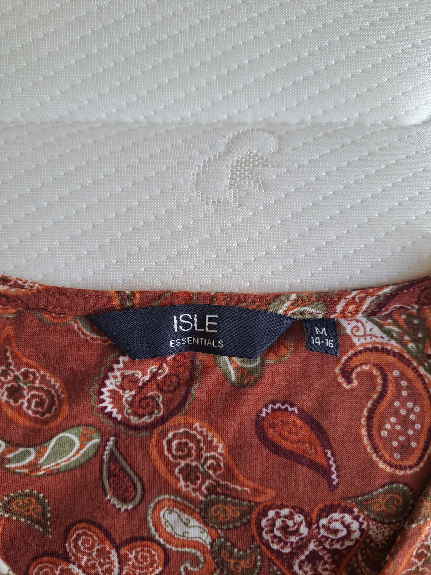 Isle Essentials Paisley Print Top Size M (14-16) Rust Boho Short Sleeve