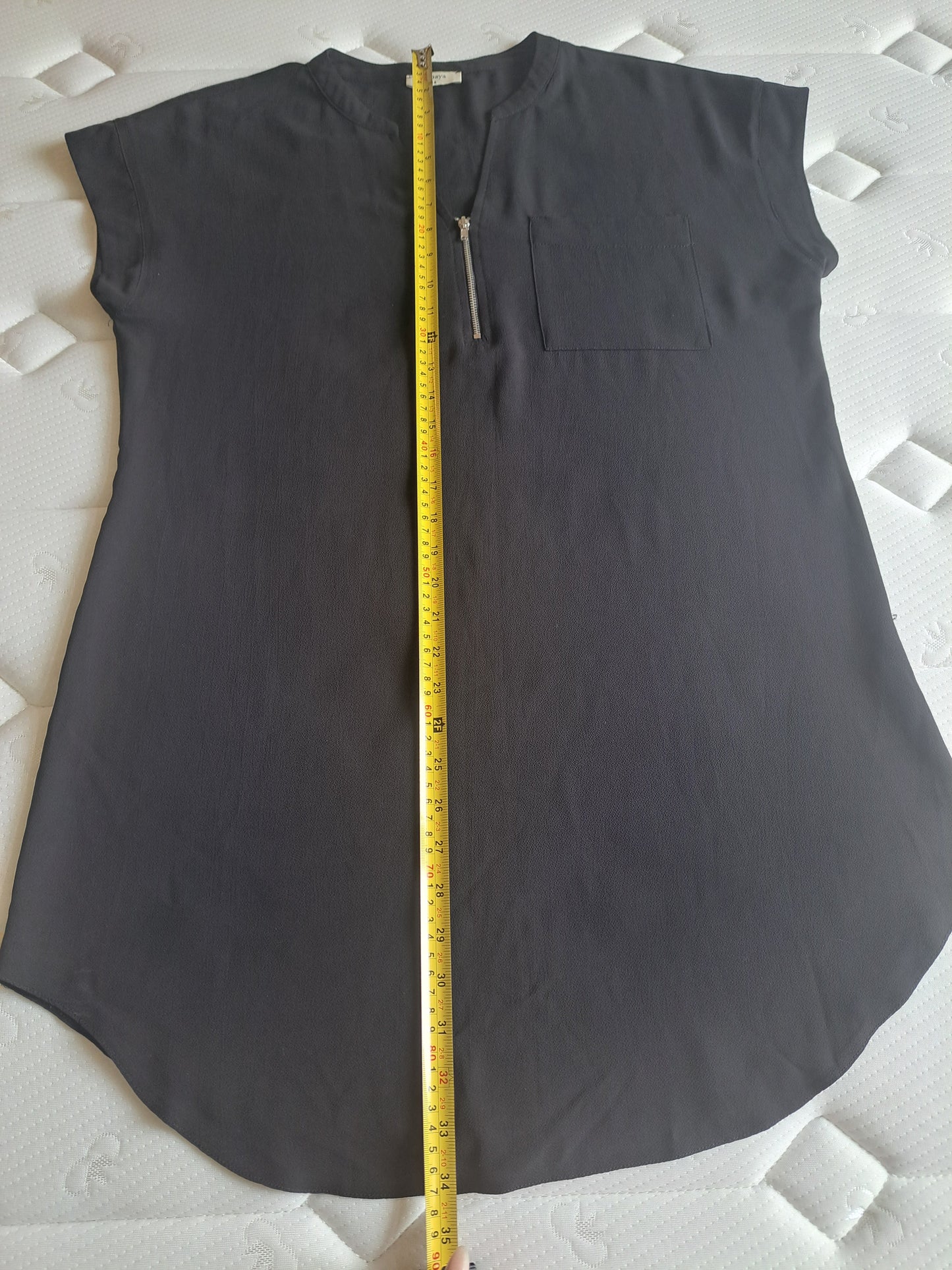 Papaya Black Zip Neck Tunic Top Size 14 Minimalist Short Sleeve Blouse