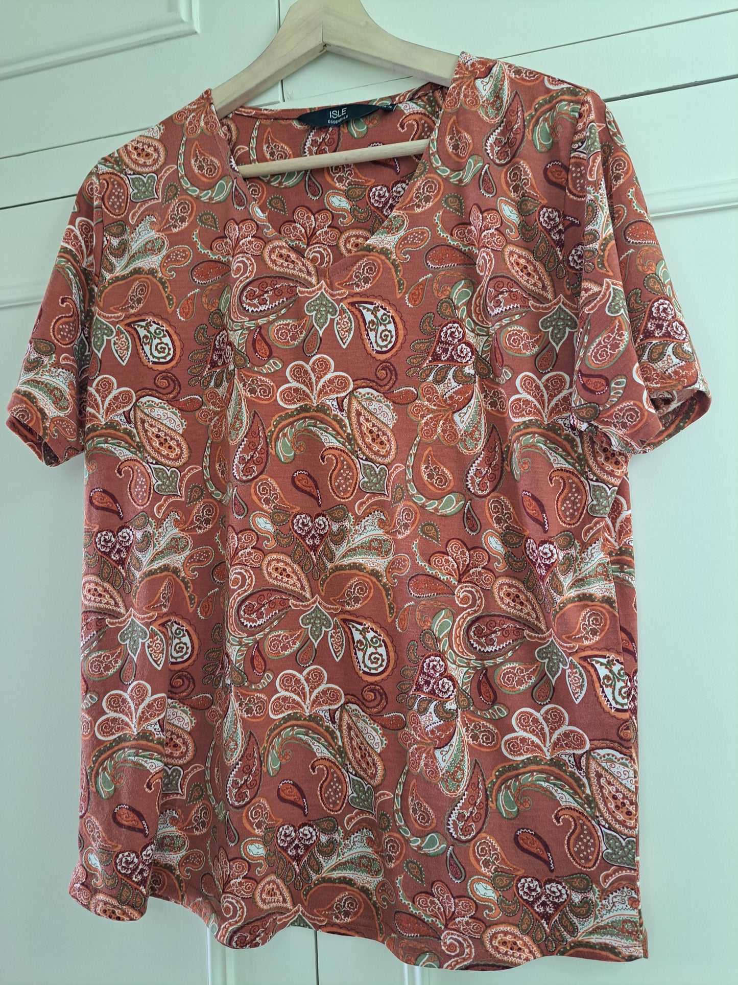 Isle Essentials Paisley Print Top Size M (14-16) Rust Boho Short Sleeve