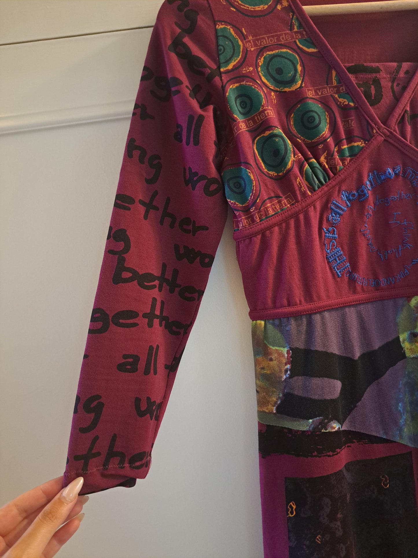 Y2K Art Print Midi Dress Size S/M Burgundy Long Sleeve Stretch Dress